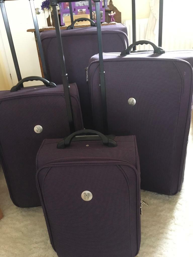 suitcases gumtree